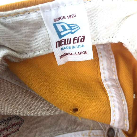 RARE Vintage Cleveland Indians Yellow Snapback Hat Chief Wahoo New Era Med/Lg - Picture 7 of 10